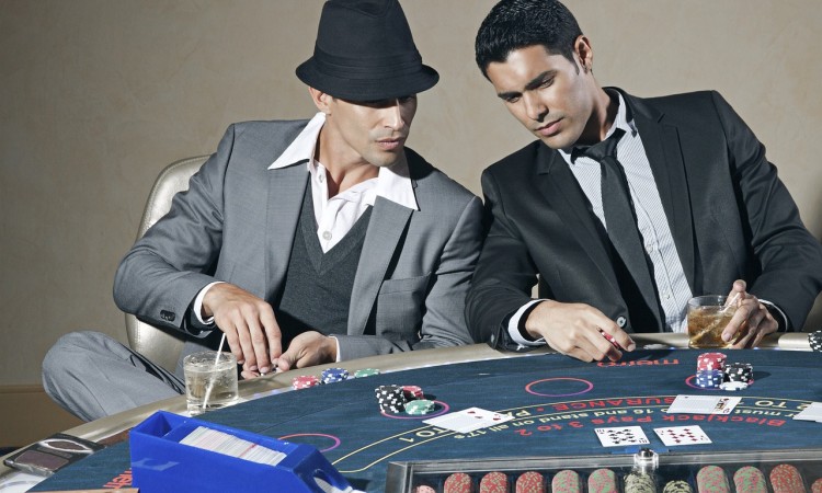 Consejos para no perder al poker