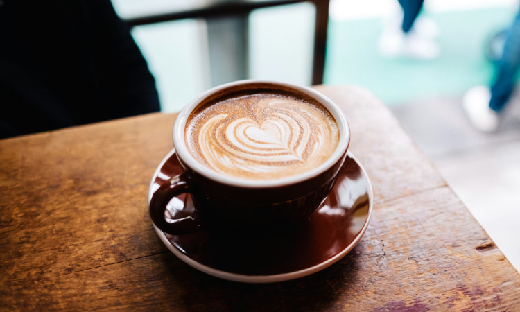 ¿El café engorda? Qué pasa si lo tomas solo, con leche o azúcar